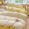 Conjunto de quatro peças de veludo de leite engrossado Classe A inverno flanela coral lã dupla face capa de edredom lençol lençol de elástico conjunto de três peças
