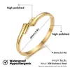 Pulseira Europeia e Americana de Aço Titânio Dourado para Mulheres, Bracelete Aberto Onda Corrente Fashion, Joias Versáteis e Antidesbotamento para Venda por Atacado