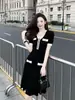 Elegante Vestido de Punto de Seda Helada Estilo Socialité para Mujer, Verano Ajustado, Favorecedor Cuello en V, Vestido Sirena que Ceñe la Cintura