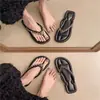 Chinelos de Corrente Estilo Chanel 2026 para Mulheres, Uso Externo de Verão, Sandálias Elegantes de Dedo, Chinelos Planos de Praia