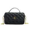 2026 Início do Outono Nova Bolsa de Corrente Casual Tendência Moda Bolsa Exquisita Bolsa Quadrada Pequena Bolsa Transversal Simples Estilosa