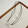 Collar de Plata Estilo Coreano con Flor Hueca para Mujer Colgante Irregular Cadena para Clavícula Collar Largo Accesorios de Gama Alta de Nicho