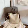 Bolsa Saco Vintage de Grande Capacidade Feminina 2026 Novo Estilo Trabalho Casual Bolsa de Ombro Início do Outono Deslocamento Bolsa Transversal Versátil