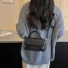Bolsa de Mão Textura Simples Moda Tendência 2026 Moda Nova Elegante Bolsa de Ombro Único Transversal Bolsa Quadrada Pequena Feminina