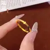 Anillo de Trébol de Cuatro Hojas Brillante CNC de Precisión Guan Guan, Diseño Único, Dorado Brillante, Anillo para Dedo Índice de Lujo Ligero para Mujer, Anillo Chapado en Oro Cobre