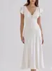 Vestido de comprimento médio com design romântico doce estilo europeu e americano, emenda de renda, decote V, acinturado, no mesmo estilo da casa