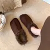 2026 Invierno Nuevas Pantuflas Cuadradas de Borrego Pantuflas Cerradas Retro Medias Pantuflas Cálidas Engrosadas Pantuflas Peludas Birkenstock