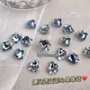 Produto Acabado Diamantado Azul Translúcido Empilhado com Coração Torto, Coração Retangular, Diamante de Machado Quadrado Gordo, Super Brilhante, Luxo Leve, Versátil, Mesmo Estilo Usado em Salões de Unhas