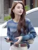 Suéter de tricô listrado estilo coreano para mulheres, nova moda outono e inverno, versátil, modelador, top estiloso para usar como base