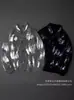 Ropa Pequeña de Concha Categoría Completa Fábrica de Ropa Fob Industria Pesada Chaqueta de Mezclilla Chaqueta Pintura Reflectante Hecha a Mano Personalización