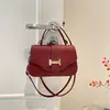 Bolso Cuadrado Pequeño Retro Francés de Alto Valor para Mujer 2026 Nuevo Estilo Otoño Correa de Cuero de Lujo Ligero Bolso de Hombro Versátil Bolso Cruzado