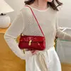 Bolso de Hombro Único con Acabado de Laca para Debajo del Brazo, Estilo Francés, Modelo Nuevo de Moda 2026, Hebilla de Cierre, Bolso Baguette Retro Chic de Moda