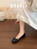 Brisa Vespertina Lazo Suave Zapatos Rojos Pequeños Mujer Primavera 2025 Nuevos Zapatos Franceses de Suela Suave Zapatos Planos de Abuela