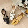 Sandalias tejidas huecas en forma de T para cerdo para mujer, punta cuadrada, suela plana, hebilla lateral, punta cerrada, sandalias romanas, zapatos casuales para mujer de primavera y verano