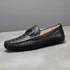 Touca com Forro de Pele de Ovelha Sapatos Masculinos para Todas as Estações Sapatos Preguiçosos Padrão de Crocodilo Couro Bovino de Primeira Camada Embossado Solado Macio Sapatos Casuais Masculinos
