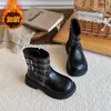Botas Martin estampadas estilo britânico para meninas, nova coleção outono/inverno, botas de couro infantis, botinhas retro de fivela dupla, antiderrapantes, para crianças de tamanho médio e grande