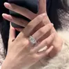 Anillo Ovalado Super Brillante de Circonita Europeo y Americano, Anillo de Gama Alta de Nicho, Moda de Lujo Ligero, Estilo Old Money, Joyería de Mano Retro para Mujer