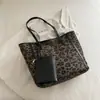 Bolso tote estampado de leopardo, gran capacidad, juego de dos piezas, bolso de hombro casual de lona, adecuado para estudiantes, ir al trabajo y ir de compras