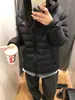Chamarra de plumón acanalada de pato blanco para mujer, estilo corto, ligera, abrigo casual deportivo con capucha engrosado, novedad Invierno 2026