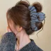 Presilha de cabelo de pelúcia cor de café estilo coreano, um acessório de cabelo sofisticado e versátil para mulheres, tamanho grande, realça o volume do cabelo, estilo presilha de tubarão
