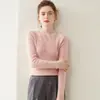26 Novo Suéter de Cashmere Feminino Gola Alta Meia-Estação Outono e Inverno, Corte Justo, Versátil, Elegante, Simples, Suéter Básico de Tricô com Corte Justo