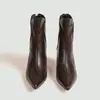 Colección de otoño e invierno 2026 nueva, transfronteriza europea y americana, al por mayor: botines de mujer con tacón fino, cremallera trasera, punta fina y efecto adelgazante, en color marrón