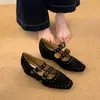 Sapatos Mary Jane Retro com Tachas e Salto Escondido para Mulheres, Verão 2026 Camurça Quadrados Elegantes Sem Cadarço