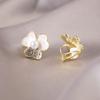 Pendientes de Clip Elegantes y Versátiles para Mujeres Sin Perforaciones, Adecuados para el Viaje Diario, con un Toque de Lujo Ligero de Alta Gama, Diseño Triangular