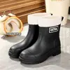 Nuevas botas de lluvia para mujer estilo coreano, engrosadas, resistentes al desgaste, impermeables y antideslizantes, con forro adicional de algodón para mayor calidez, perfectas para otoño e invierno, y con un diseño de media caña a la moda