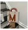 Textura Bonita, Grande Capacidade, Bolsa Feminina Retrô Personalizada com Letras, Novo Modelo 2026, Bolsa Quadrada Pequena Simples Casual de Ombro