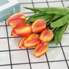 Ramos de tulipanes artificiales personalizados, flores falsas para decoración de dormitorio de alta gama, adornos para sala de estar y mesa de comedor, venta al por mayor desde el fabricante