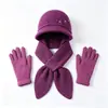 Conjunto de três peças para mãe para outono e inverno: novo chapéu de tricô floral com pelo de coelho, cachecol e luvas para aquecimento e proteção das orelhas