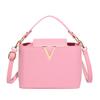 Bolsa de Mão de Alta Qualidade Texturizada 2025 Verão Cor Pura Fashion para o Dia a Dia em Formato V Tendência Transversal de Ombro Único Bolsa Feminina