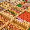 Bandeja de exhibición de sushi de un yuan con tapa, caja de exhibición de pan de madera estilo japonés, caja rectangular para postres de pastel de mousse
