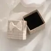 Caja de Anillo con Lazo, Aretes, Pendientes, Caja de Joyería de Tapa y Base, Caja de Joyería, Caja de Regalo Cuadrada de Alta Gama para Joyería