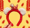 Diadema de Felpa Linda de Caballo para Año Nuevo 2026 para Mujer Accesorio para el Cabello Estilo Animal de Dibujos Animados Adorno para el Cabello Rojo Ambiente Festivo