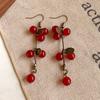 Pendientes únicos de estilo chino de fruta roja para mujer, gancho para la oreja Mori largo, nuevos de estilo chino, elegantes, de alto sentido, retro, joyería para la oreja