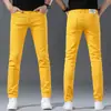Jeans Amarillos de Alta Gama para Hombre Otoño 2026, Corte Delgado, Elásticos, Pantalones Largos, Modernos, Casuales, Versátiles, Tendencia, Color Sólido