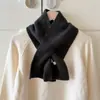 Bufanda de punto cruz 100% lana pura súper versátil, una bufanda pequeña para otoño e invierno, que proporciona calor y protección para el cuello, perfecta para días de descanso. Fabricante