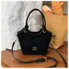 Bolso Pequeño para Mujer 2025 Nuevo Estilo Coreano Simple y Moderno Bolso de Mujer Bolso de Hombro Único Cruzado con un Toque Elegante y Moderno, Bolso de Mano Bolso Cubo