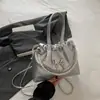 Mochila de Alta Gama de Gran Capacidad para Mujer Otoño e Invierno 2024 Nueva Moda Versátil Bolso Cubo Portátil Cruzado de Perlas