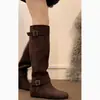 Botas altas retro de suela plana en color café, botas largas para mujer, nuevo estilo de verano 2026, adecuadas para combinar con faldas, botas de estilo coreano con suela blanda
