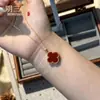 Collar clásico de trébol de cuatro hojas para mujer, con ágata roja natural y baño de oro, un accesorio de cadena para la clavícula de alta gama y lujoso