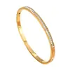 Pulsera de moda de lujo ligero transfronteriza europea y americana, chapada en oro de 18 quilates, incrustada de diamantes, no se decolora, regalo, accesorio diario