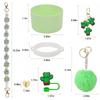 Conjunto de 7 peças de copos decorativos com tampa de palha, conjunto de copos com corrente de copos, pingente de chave de série de desenhos animados, pingente de bola de pelúcia