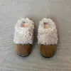 Versión de Cachemir~Botas de Nieve Tacón Grueso Punta Redonda Felpa Invierno Europeo Americano Punta Cerrada Altura Oculta Nicho Pequeño Versátil Zapatos Peludos para Mujer