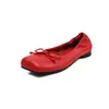 Zapatos cómodos de moda de nicho de 2 cm con suela blanda, nuevo estilo de verano 2026, zapatos planos sin cordones de punta cuadrada y poco profundos, estilo abuela
