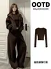 Conjunto casual de otoño para mujer con pantalones de pierna ancha, estilo holgado, adelgazante y relajado, completo con una sudadera Jimo despreocupada