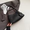 Bolso Coreano de Nicho Tejido a Mano para Axila Moda Femenina Casual Portátil Bolso para Suegra Bolso de Hombro de Gran Capacidad Bolso de Mujer