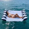 Bestseller de comercio electrónico transfronterizo: Cama flotante inflable con cojines plegables, hamaca flotante de doble tubo a rayas para juegos acuáticos